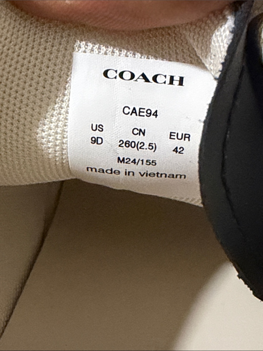 Disney X Coach High Line Sneaker
With Mickey Mouse size 9d - Picture 9 of 10